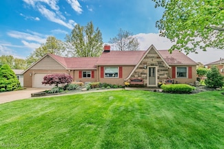 2239 Pine Ridge Dr, Wickliffe, OH 44092