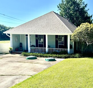 1 Lafayette Dr, Hattiesburg, MS 39402