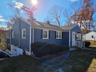 8 Circle Dr, East Haven, CT 06513