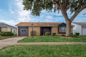 2703 Cypress St, Pasadena, TX 77502