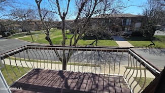 1008 N Oaks Blvd, North Brunswick, NJ 08902