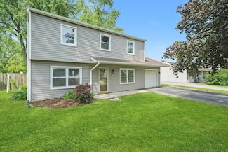 163 Queenswood Rd, Bolingbrook, IL 60440
