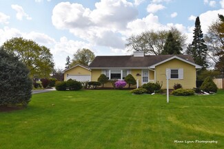 2210 Lowry St, Aurora, IL 60506