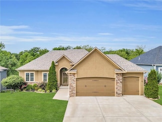 2409 SE Ridge Line Dr, Blue Springs, MO 64014