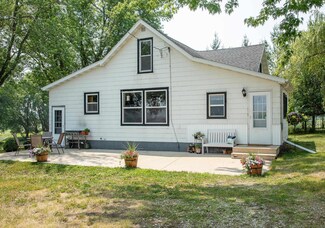 2478 110th St, Fredericksburg, IA 50630