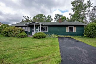 71 Patriots Dr, Littleton, NH 03561