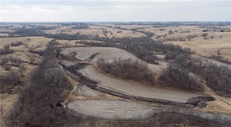 000 Pointe Ct, Cumming, IA 50061