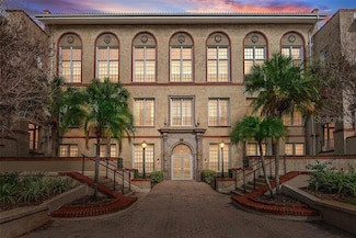 701 Mirror Lake Dr N Unit 103, Saint Petersburg, FL 33701
