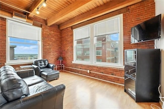 700 Broadway Blvd Unit 412, Kansas City, MO 64105