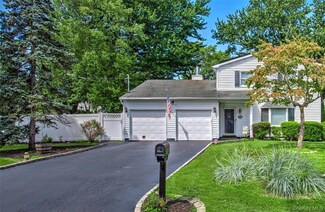 170 Clinton Ave, East Patchogue, NY 11772