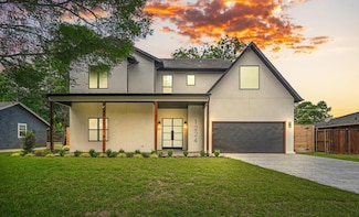 1224 S Pine St, Grapevine, TX 76051