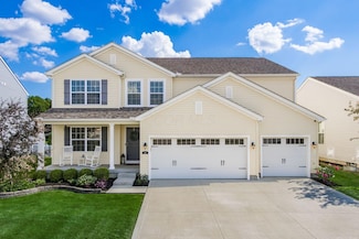 171 Chestnut Commons Dr, Commercial Point, OH 43116