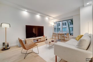 200 E 69th St Unit 2U, New York, NY 10021