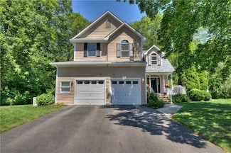 84 Bakewell Ct, Cranston, RI 02921