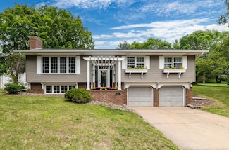 816 Bartosh Ln, River Falls, WI 54022