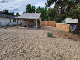 210 W 1st St N, Marsing, ID 83639