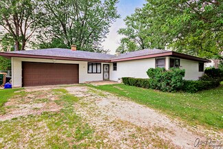 325 Croyden St, Spring Grove, IL 60081