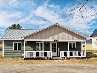 520 Montgomery Rd, Berkshire, VT 05447