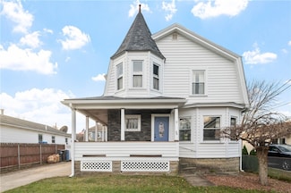 36 England St, Cumberland, RI 02864