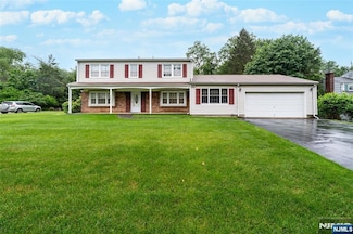 47 Allen Dr, Oakland, NJ 07436