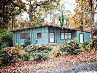 624 Dogwood Ln, Weaver, AL 36277