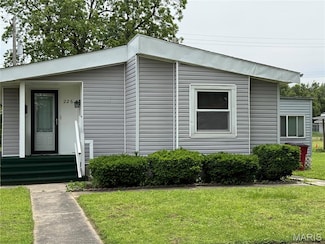 226 Dixie St, Sikeston, MO 63801