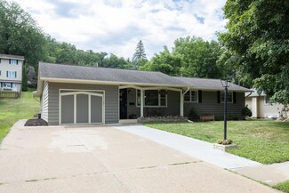 1211 Foursome St, Red Wing, MN 55066