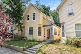 943 Prospect Ave NE, Grand Rapids, MI 49503