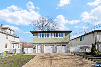 185 Maple St, Teaneck, NJ 07666