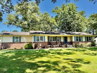 608 Bragg Cir, Tullahoma, TN 37388