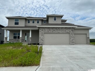 20816 Vernon Ave, Elkhorn, NE 68022