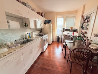 220 Washington St Unit 7, Brookline, MA 02445