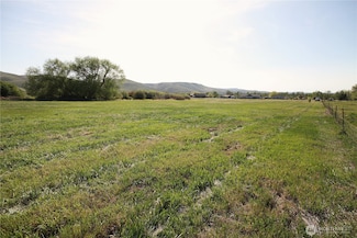 7 Woodhouse Loop, Ellensburg, WA 98926