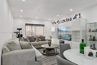 1630 W 46th St Unit 208F, Hialeah, FL 33012