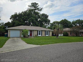930 Cedar Cir, Tavares, FL 32778