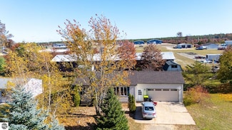1160 Roberts Trail, St. Helen, MI 48656