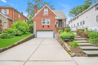 86-32 Avon St, Jamaica, NY 11432