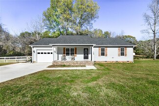 353 E Brower Ave, Liberty, NC 27298