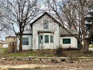 1004 N 11th St, Saint Joseph, MO 64501