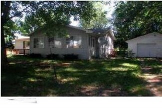 1327/1337 Shepard Rd, Crystal, MI 48818