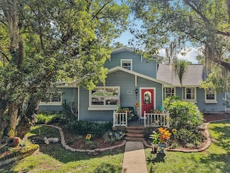 1048 N Grandview St, Mount Dora, FL 32757