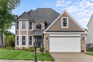 219 W Vanderbilt Dr, Mars, PA 16046