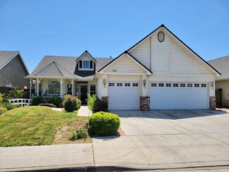 4033 W Cortland Ave, Fresno, CA 93722