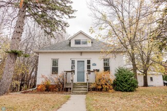 323 1st Ave S, Perham, MN 56573