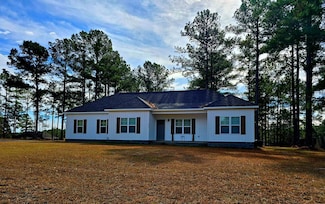 153 Clare Rd, Fitzgerald, GA 31750