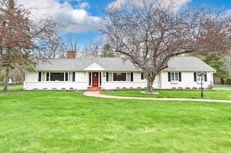 1211 E Donges Ct, Milwaukee, WI 53217