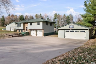 5138 306th St, Dixon, IA 52745