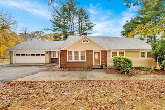 11 Gould Rd, Andover, MA 01810