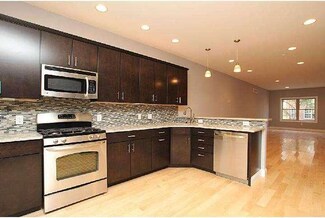 132 Reed St, Philadelphia, PA 19147