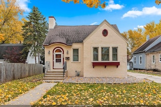 409 S Baird St, Green Bay, WI 54301